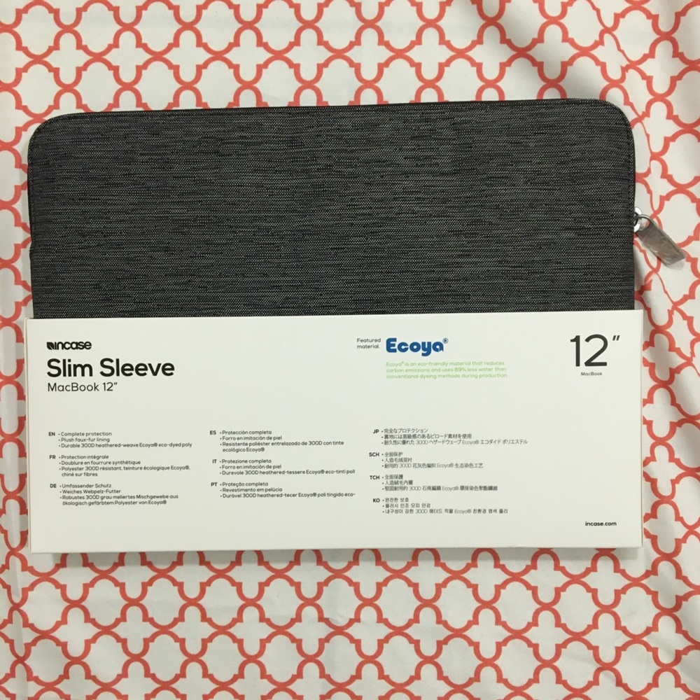 Incase 12" MacBook Case - Picture 3 of 7